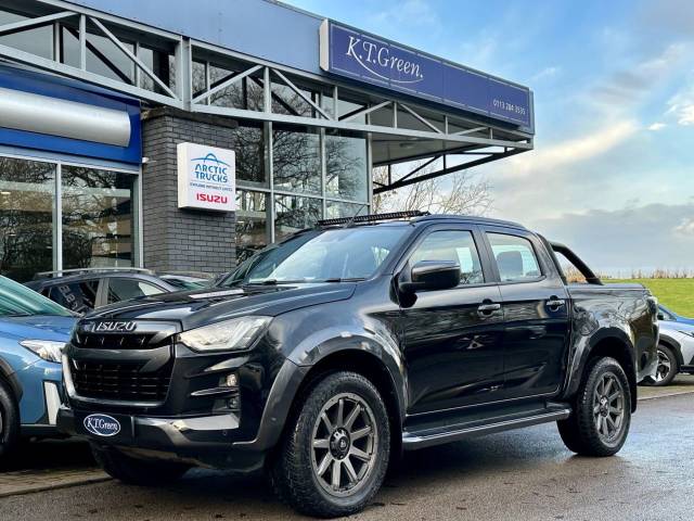 Isuzu D-max 1.9 TD V-Cross Pickup Double Cab 4dr Diesel Auto 4WD Euro 6 (s/s) (164 ps) Pickup Diesel BLACK