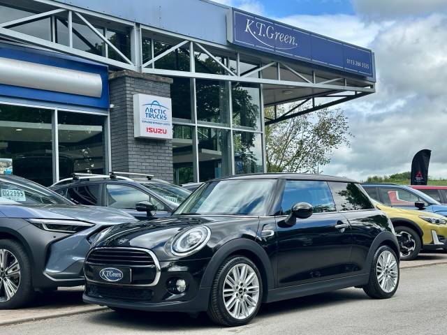 Mini Hatchback 1.5 Cooper Hatchback 3dr Petrol Manual Euro 6 (s/s) (136 ps) Hatchback Petrol BLACK