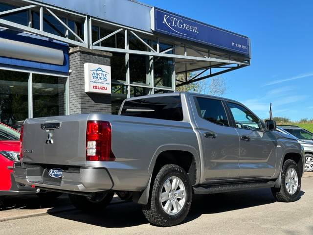 2026 Mitsubishi L200 2.4 Bi-Turbo Titan Pickup Double Cab 4dr Diesel Auto 4WD Euro 6 (s/s) (204 ps)